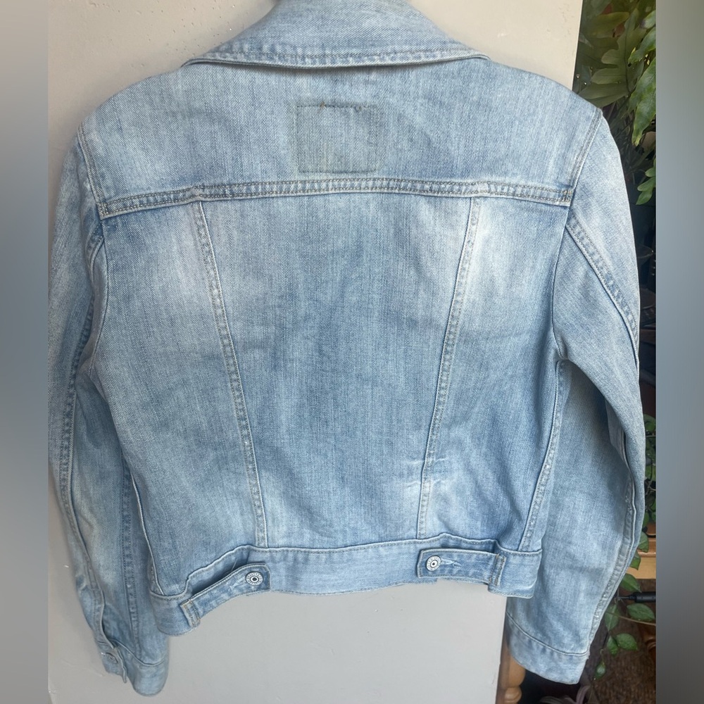Levi cropped denim jacket, light wash- size S - Picture 4 of 12